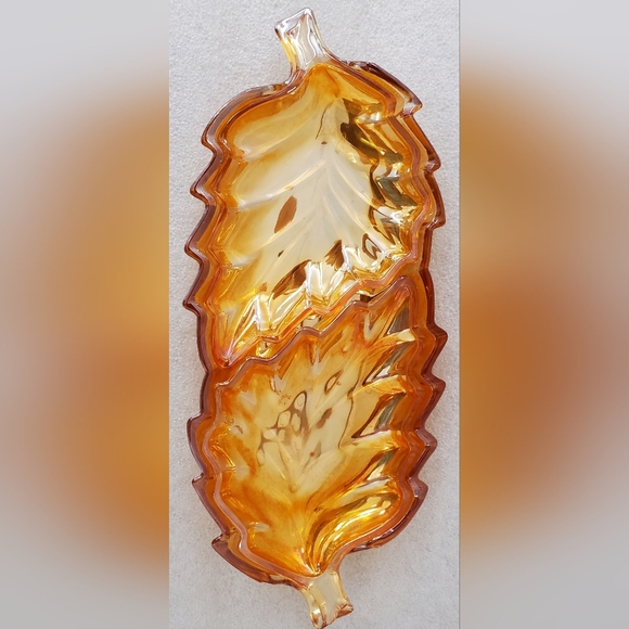 Set Of 3 Dishes, Jeanette Marigold Carnival Glass, Leaf Shape, Stackable - Picture 7 of 10